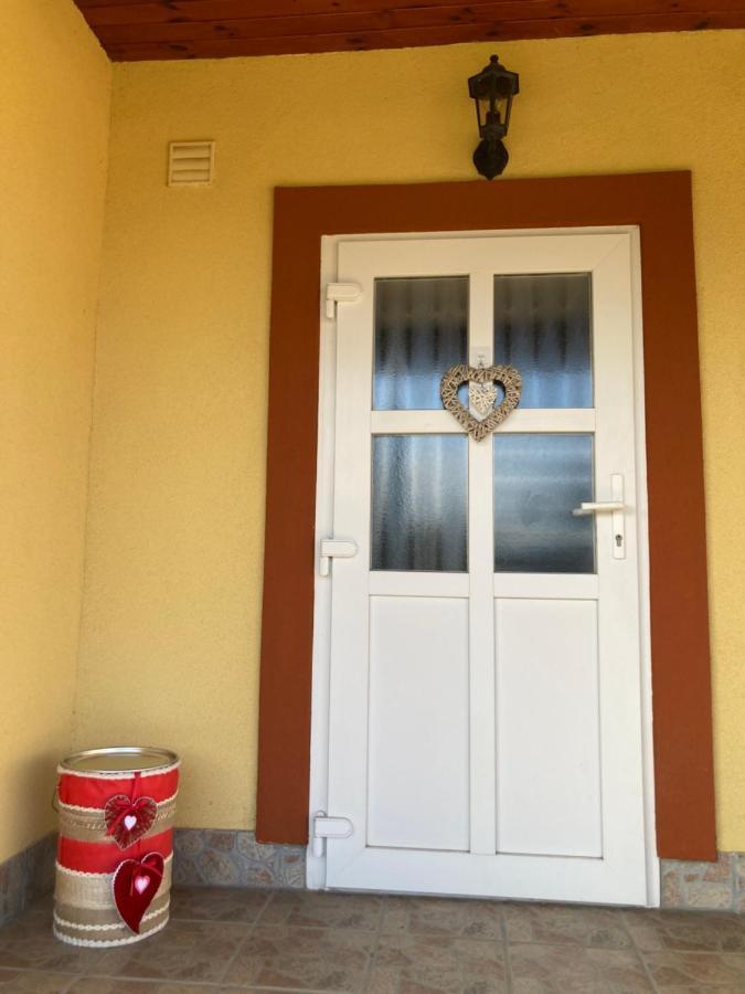 Apartment Tiszavirag Vendeghaz Tiszacsege