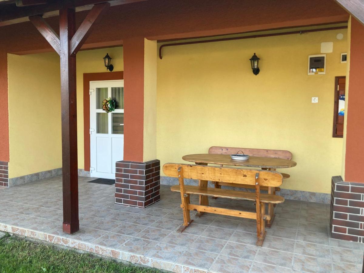 Apartment Tiszavirag Vendeghaz